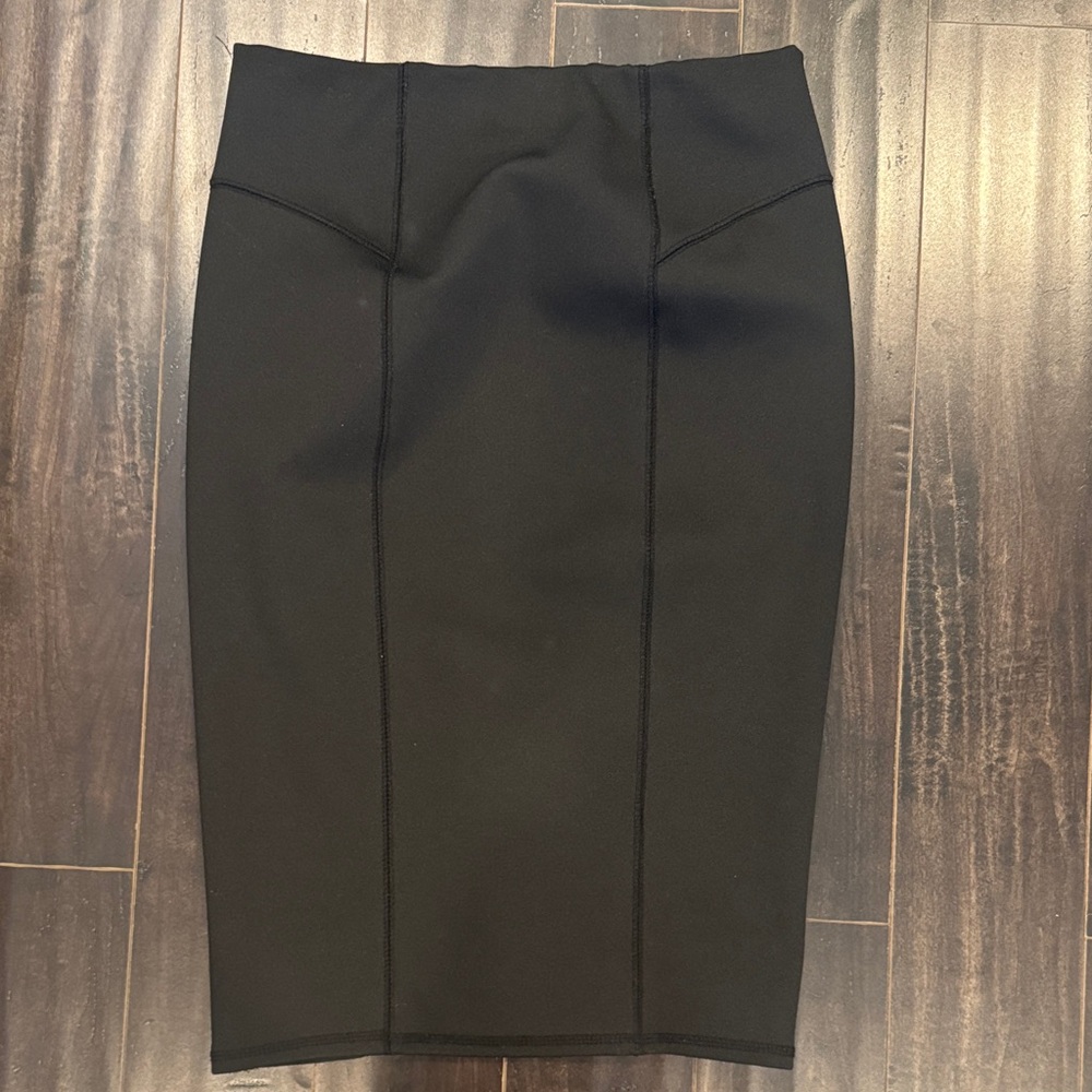 Elegant Black Pencil Skirt